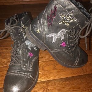 Grey Justice Girls Boots with designs